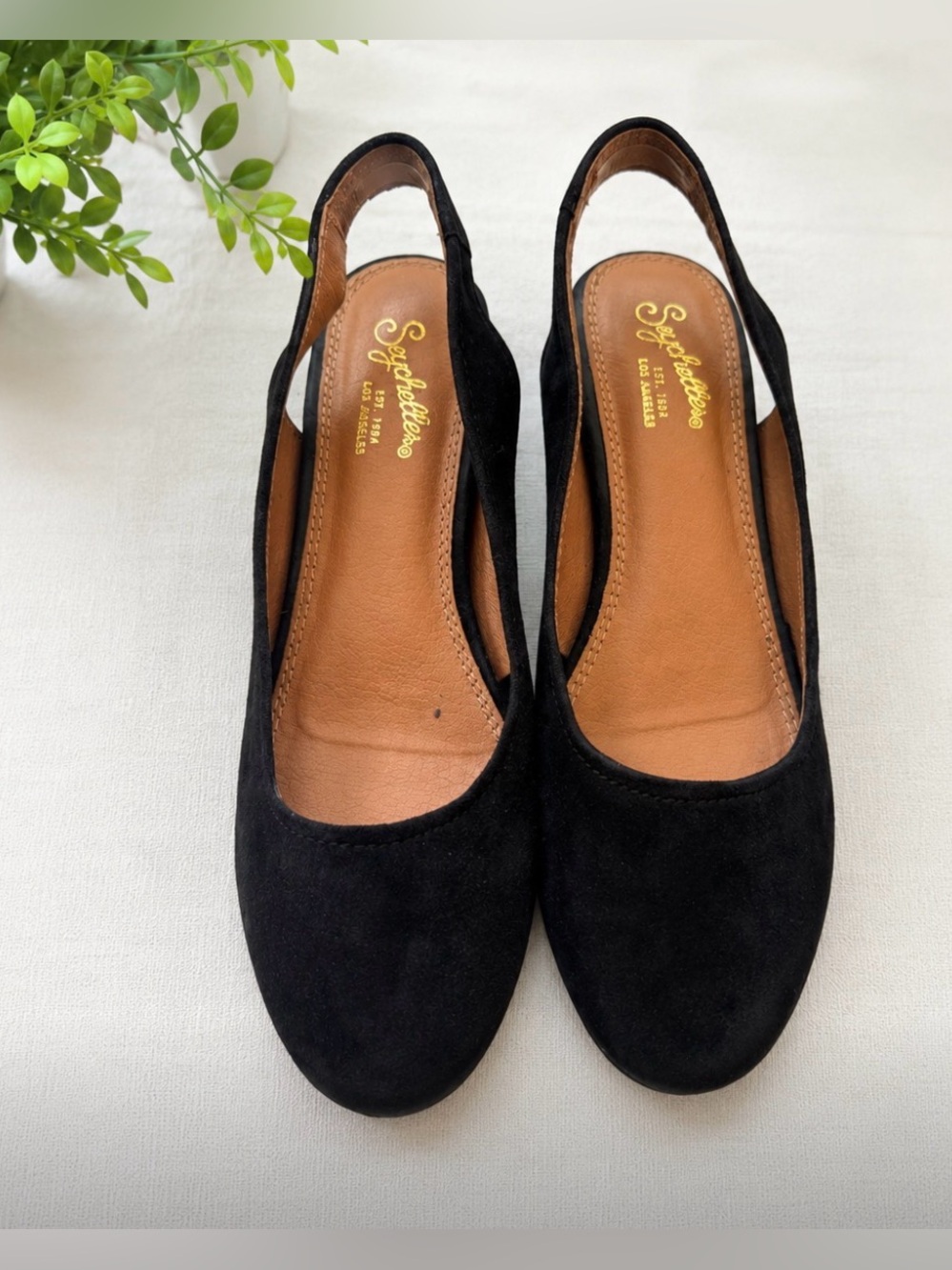 Like New Seychelles Black Suede Slingback 1” inch Pumps Size 7.5